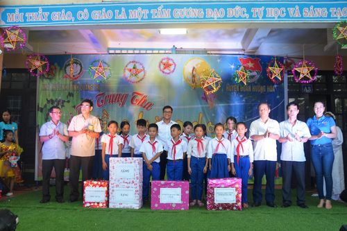 Tổ chức đêm Trung thu 'Vầng trăng cho em' năm 2019