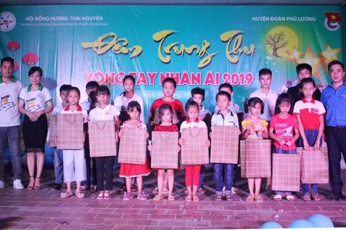 Tết Trung thu cho em trẻ em vùng cao