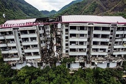 Động đất mạnh tại Trung Quốc, nhiều người thương vong