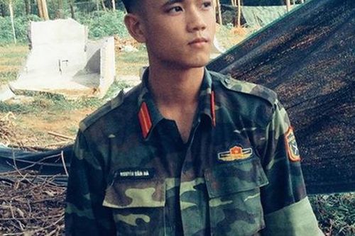 Hotboy 9X trường quân sự 'siêu cấp đẹp trai' nhiều tài lẻ
