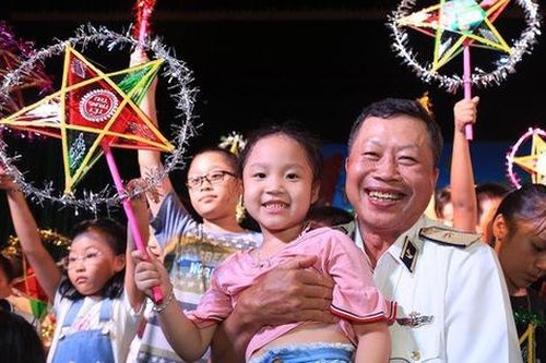 Trung thu đặc biệt của con em cán bộ, chiến sỹ đang làm nhiệm vụ nơi đảo xa