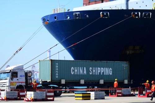 Hứng đòn trừng phạt của ông Trump, xuất khẩu Trung Quốc tụt dốc