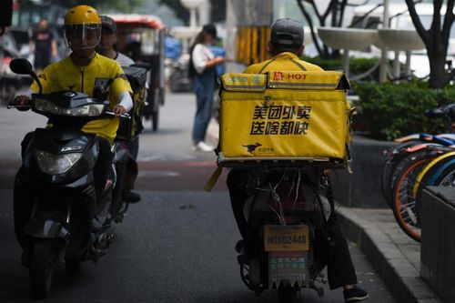 Đánh bại Alibaba của Jack Ma, tỷ phú giao đồ ăn TQ có thêm 2,4 tỷ USD