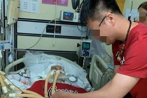Chàng trai Trung Quốc làm đám cưới với bạn gái mất vì tai nạn