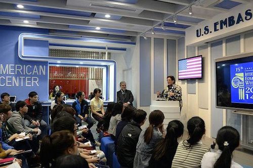 ĐSQ Mỹ tạm dừng cấp visa và đóng cửa nhiều dịch vụ trong tháng 10