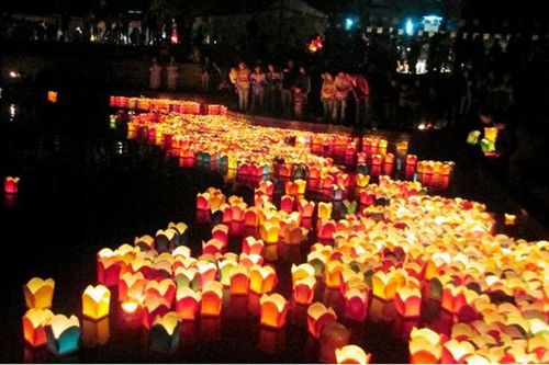 Giáo hội Phật giáo Việt Nam kêu gọi không sử dụng chất liệu nhựa trong lễ hội Hoa đăng