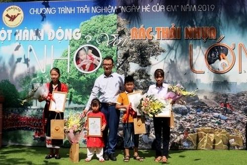 Trao giải 'Một hành động nhỏ với rác thải nhựa lớn'