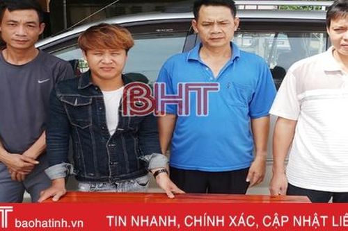Hà Tĩnh: Bắt 4 đối tượng đánh 'binh xập xám', thu giữ hơn 14 triệu đồng