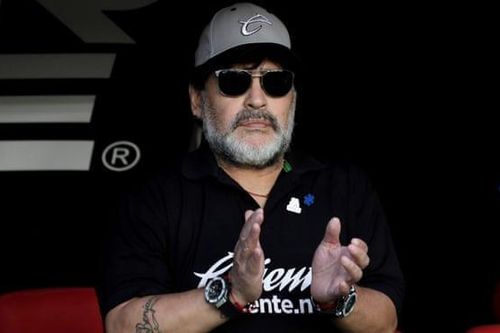 Huyền thoại Maradona trở lại Argentina trên cương vị huấn luyện viên