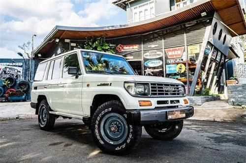 Thợ Việt hồi sinh 'xác nát' Toyota Land Cruiser như mới