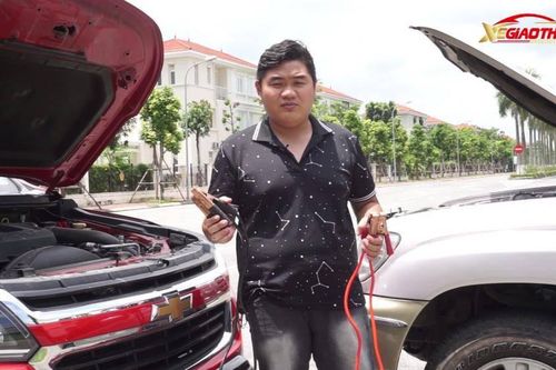Hướng dẫn cách câu bình ắc quy ô tô hết điện