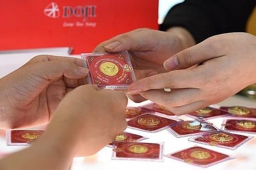 Giá vàng lao dốc, dự báo vẫn còn cơ hội để tăng tiếp