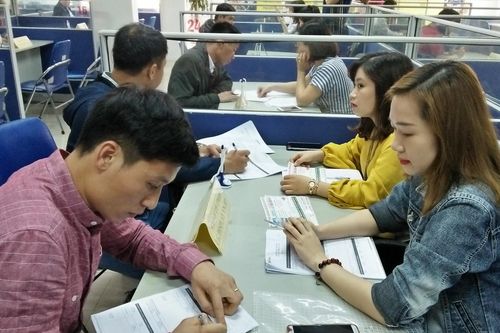 Thị trường lao động vẫn loay hoay cung 'lệch' cầu