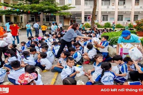 Hội Đồng đội tỉnh tổ chức Ngày hội sáng tạo thiếu nhi làm lồng đèn vui Tết Trung thu năm 2019