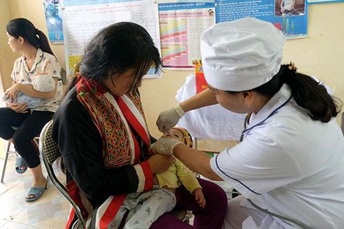 Không chủ quan với bệnh bại liệt