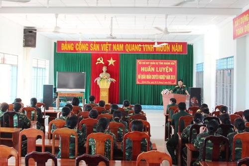 Tổ chức huấn luyện cho 41 nữ quân nhân chuyên nghiệp