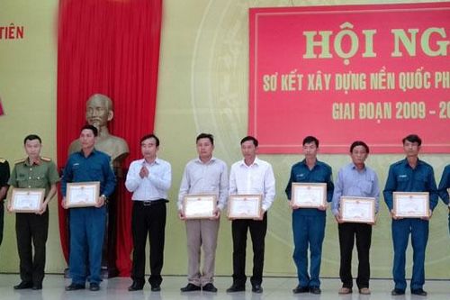 Cát Tiên: Sơ kết 10 năm xây dựng nền quốc phòng toàn dân