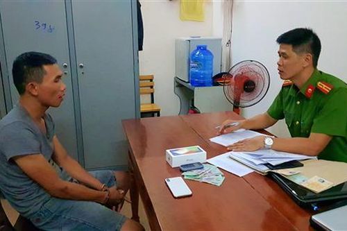 Bắt giữ nam thanh niên cướp giật điện thoại