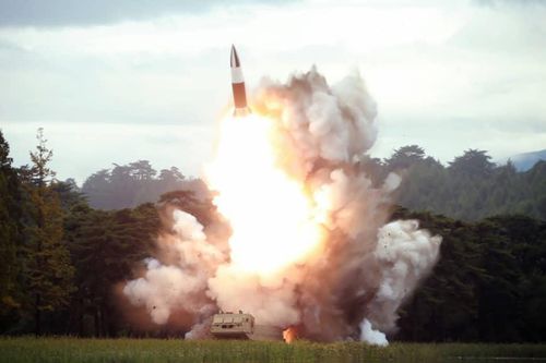 Yonhap: Triều Tiên bắn hai 'vật thể không xác định' ra biển