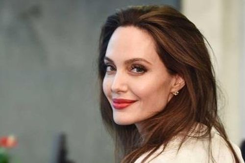 Angelina Jolie học võ cùng con để đóng phim Marvel
