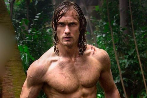 Anh cả 'Gã hề ma quái' Bill Skarsgard cao 1,94 m, cơ bắp cuồn cuộn