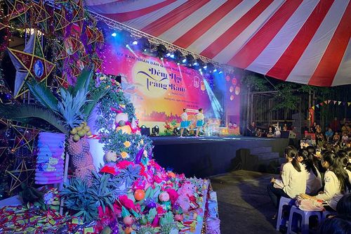 Trẻ em quận Hoàng Mai vui đón Đêm hội Trăng rằm 2019
