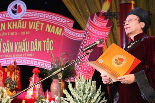 Kỷ niệm Ngày Sân khấu Việt Nam lần thứ 10 và tôn vinh các nghệ sỹ lão thành