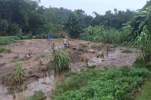 Tuyên Quang: Lũ dâng cao, cuốn trôi 3 người trong một gia đình