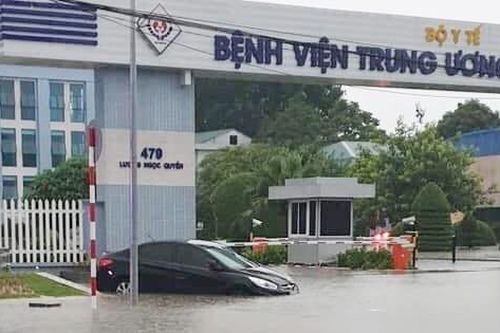 Mưa lớn nhiều giờ, thành phố Thái Nguyên ngập nặng