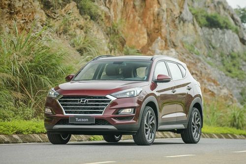 Doanh số xe Hyundai sụt giảm mạnh trong tháng Ngâu