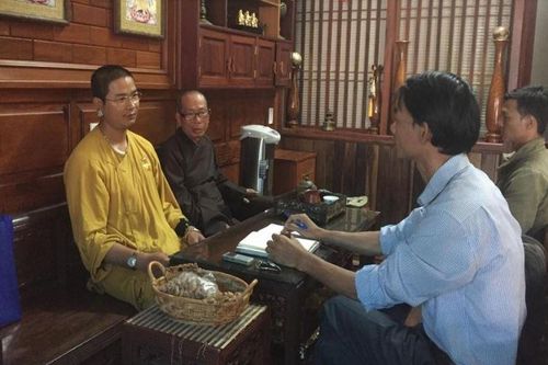 Sư thầy đập phá xe ô tô vì không cho vượt có tâm lý bất thường?