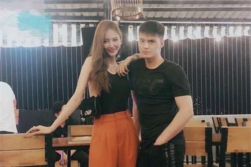 Sau gần 3 năm bên nhau, Linh Chi chính thức công bố chuyện đăng ký kết hôn với Lâm Vinh Hải