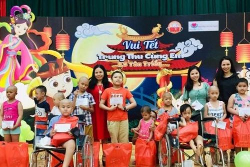 Trung thu yêu thương cho bệnh nhân có hoàn cảnh khó khăn