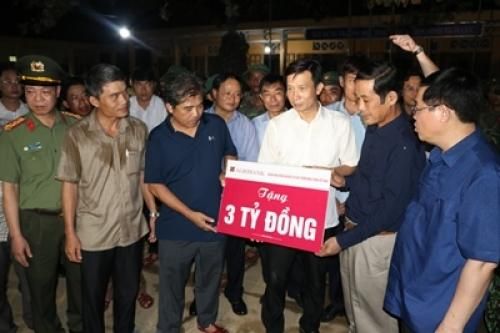 Agribank tặng 6 tỷ đồng hỗ trợ hai tỉnh Hà Tĩnh và Quảng Bình khắc phục thiệt hại do lũ lụt