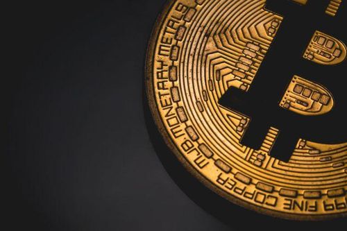 Giá Bitcoin vẫn lao dốc