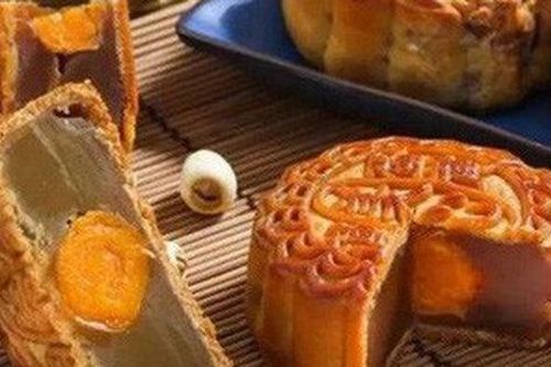 Ăn tới 3 - 4 cái bánh Trung thu một ngày, máu của người đàn ông chuyển từ đỏ sang trắng đục