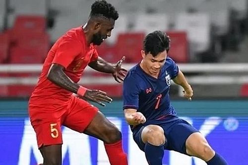 Supachok Sarachat: 'Tiền đạo ảo' tài không đợi tuổi và thách thức của bóng đá Đông Nam Á