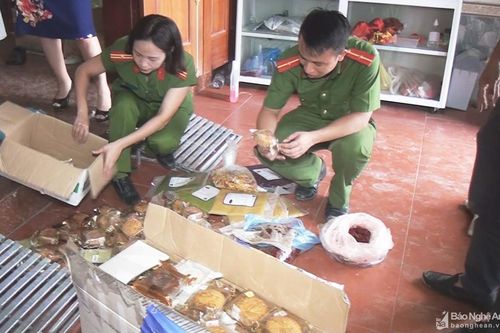 Phát hiện lò sản xuất bánh Trung thu trái phép ở Nghệ An