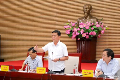Chủ tịch UBND tỉnh: Tạo thuận lợi nhất cho người dân khi thay đổi giấy tờ sau sáp nhập xã, xóm