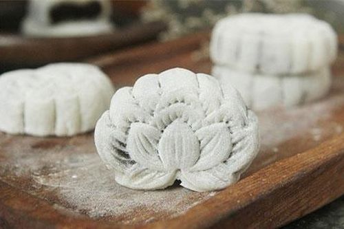 Trung Thu năm nay tôi tự làm bánh dẻo, ăn vừa ngon lại vừa an toàn, yên tâm hơn hẳn!