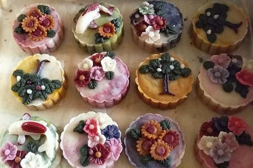 Mỗi chiếc bánh Trung thu thủ công như một tác phẩm nghệ thuật