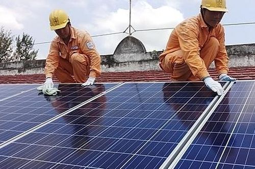 Khách hàng điện mặt trời áp mái muốn sớm có qui định giá bán điện mới
