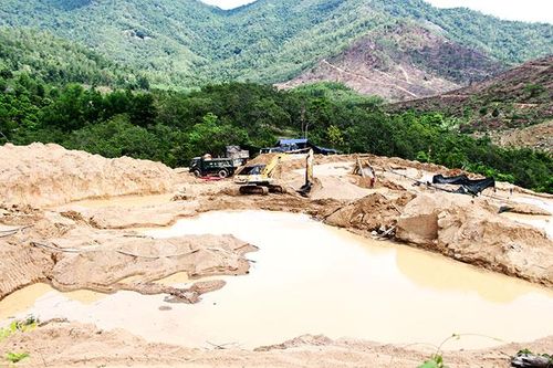 Khai thác đất, cát gây ô nhiễm nguồn nước
