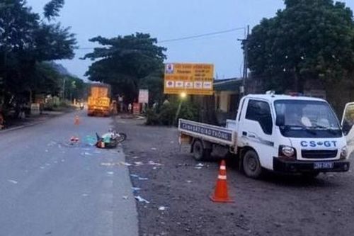 Người vợ trẻ bị xe tải cán tử vong khi mới cưới được 2 ngày
