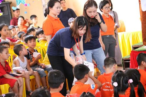 Trung thu ấm áp đến với trẻ em nghèo