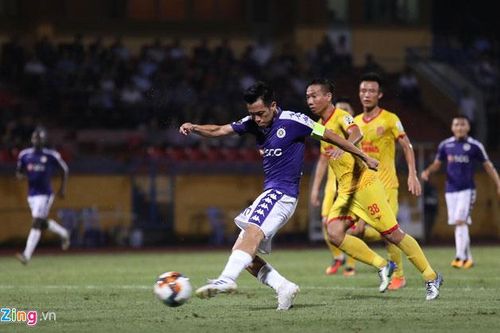 Văn Quyết, Omar liên tiếp lập công, Hà Nội FC thắng đậm Nam Định