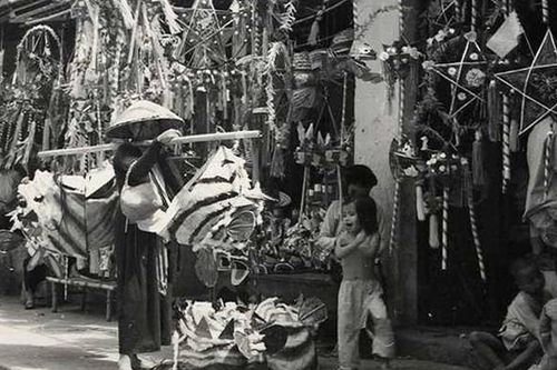 Thời Tết Trung thu dành cho… người lớn vì đâu bị cấm?