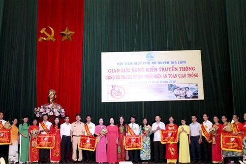 Giao lưu sáng kiến truyền thông 'Uống có trách nhiệm, thực hiện an toàn giao thông'