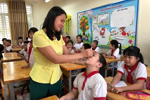 Từ 13/9, bác sĩ chuyên khoa khám sức khỏe cho học sinh Hạ Đình