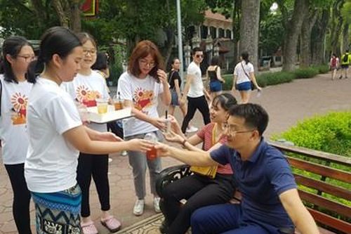 Trao gửi yêu thương từ dự án 'Rạng'